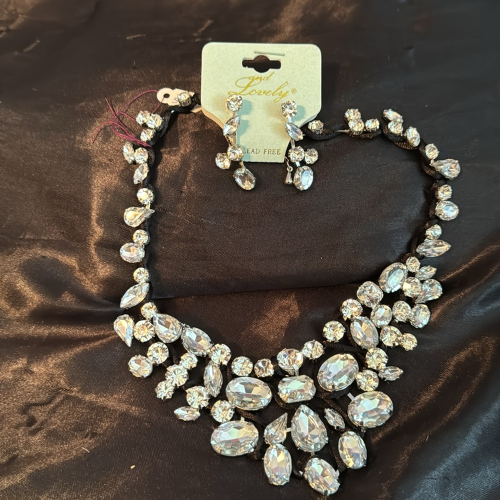 And Lovely Big Rhinestone Statement Necklace & Earring Set
